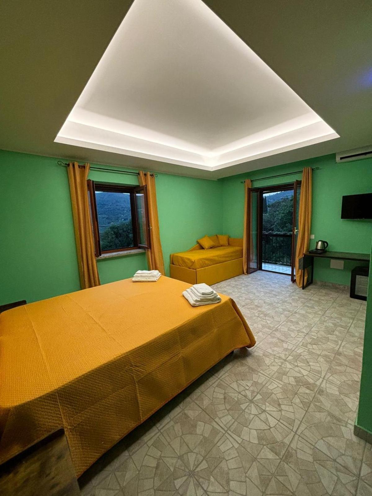 Domus Arco Romano Guest House Itri Eksteriør bilde
