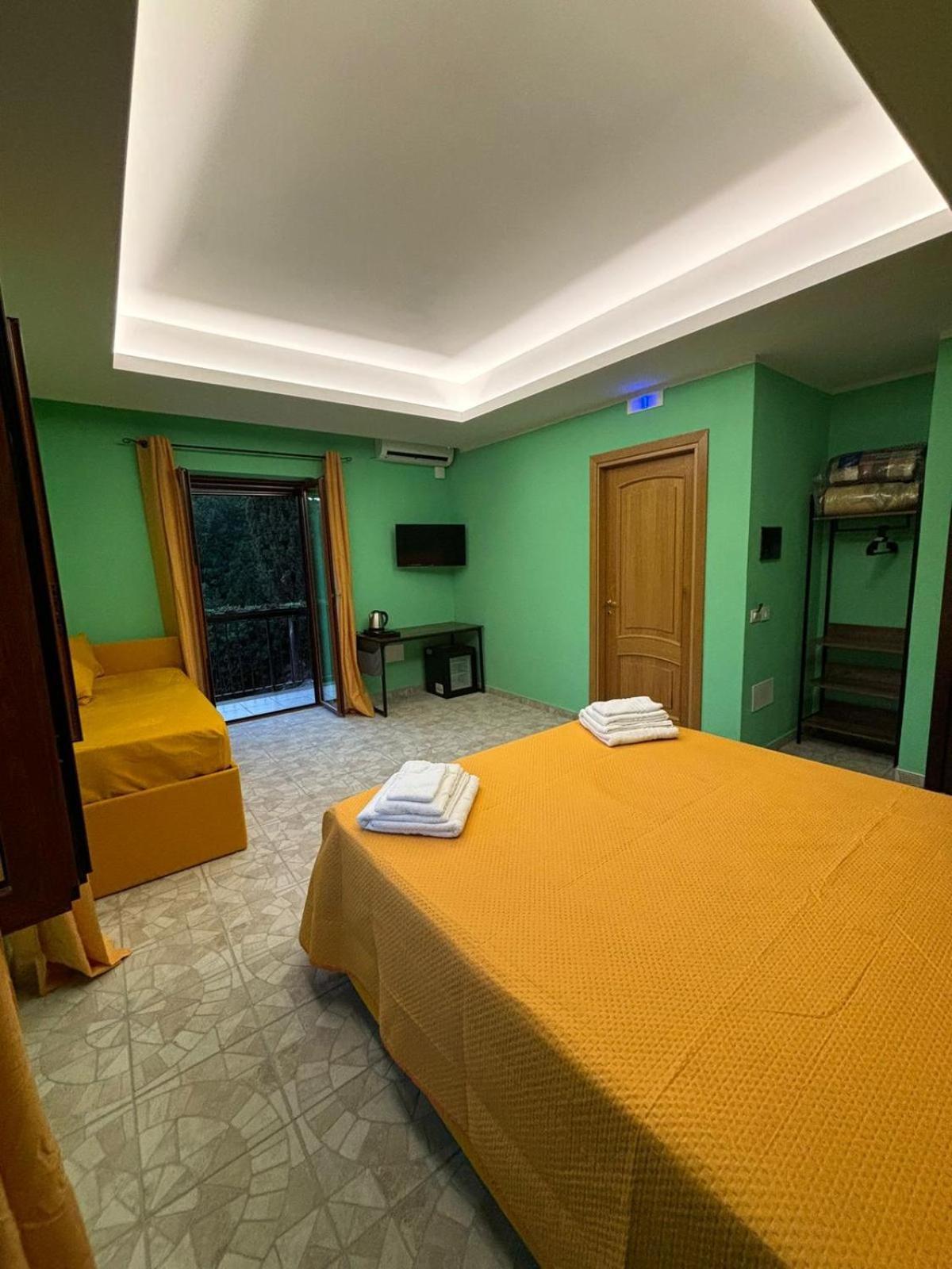 Domus Arco Romano Guest House Itri Eksteriør bilde